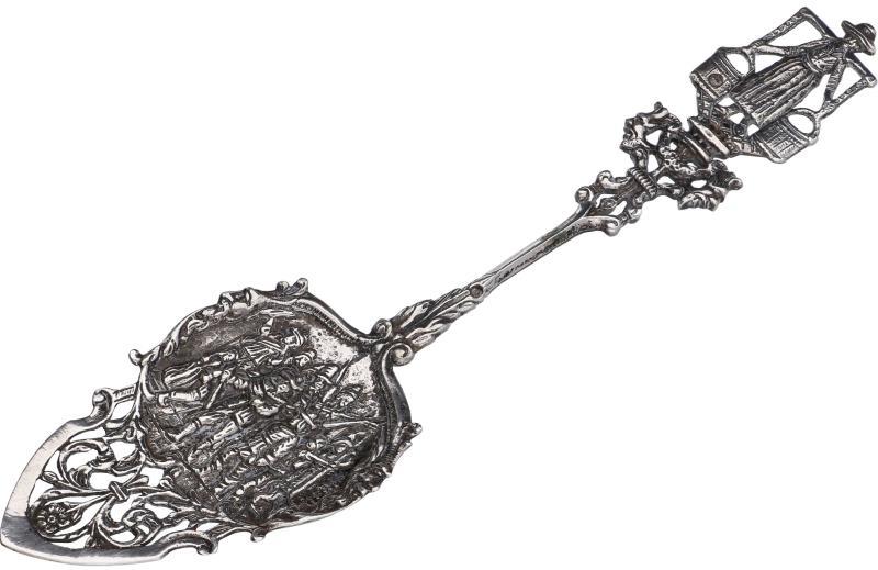 Taartschep zilver.