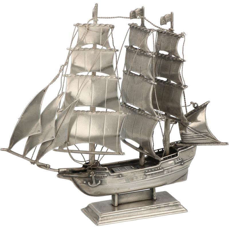 Miniatuur schip zilver.