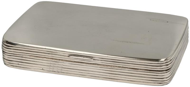 Tabaksdoos zilver.