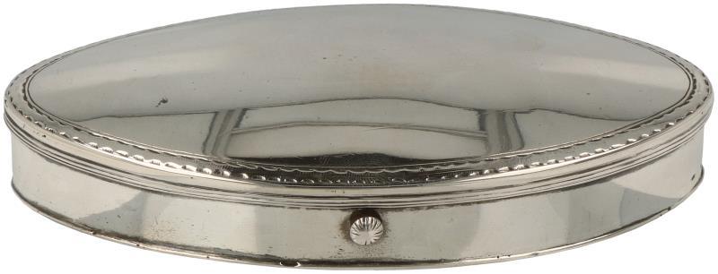 Tabaksdoos zilver.