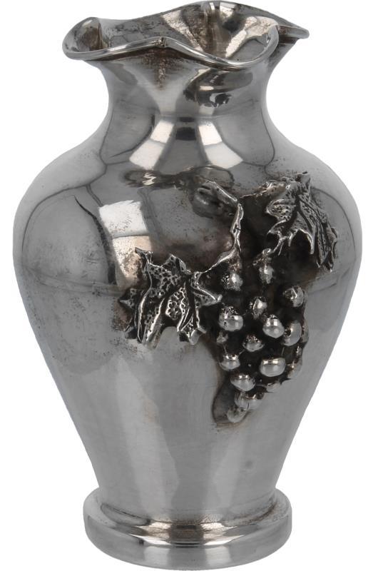 Vaasje zilver.