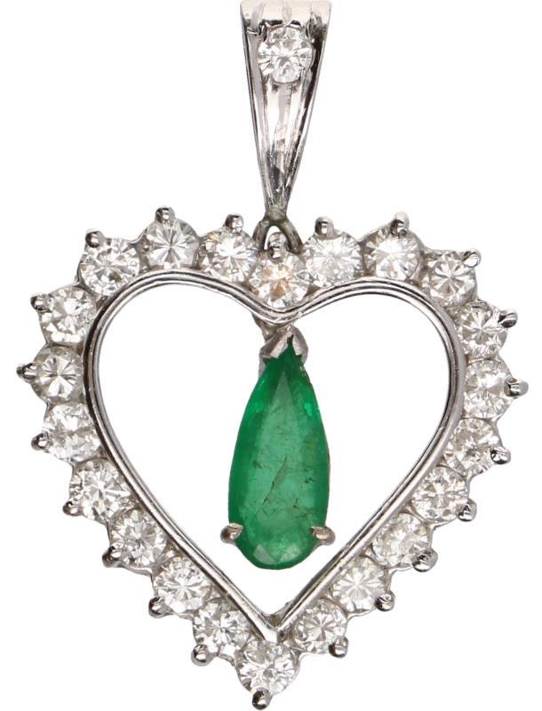 Hartvormige hanger witgoud, ca. 1,15 ct. diamant en smaragd - BWG.