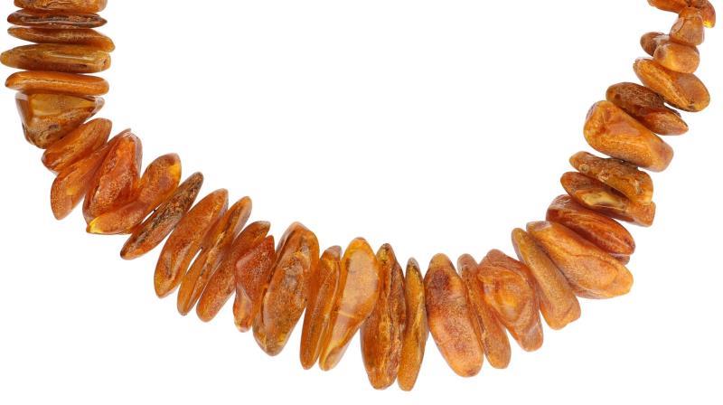 Antiek collier, barnsteen.