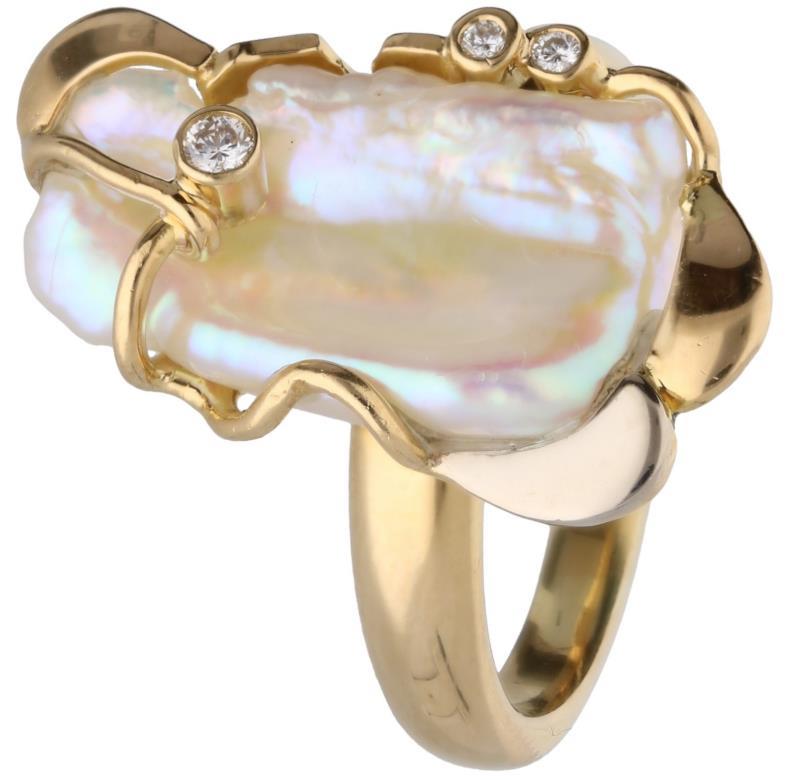 Design ring bicolor goud, ca. 0,06 ct. diamant en parelmoer - 18 kt.