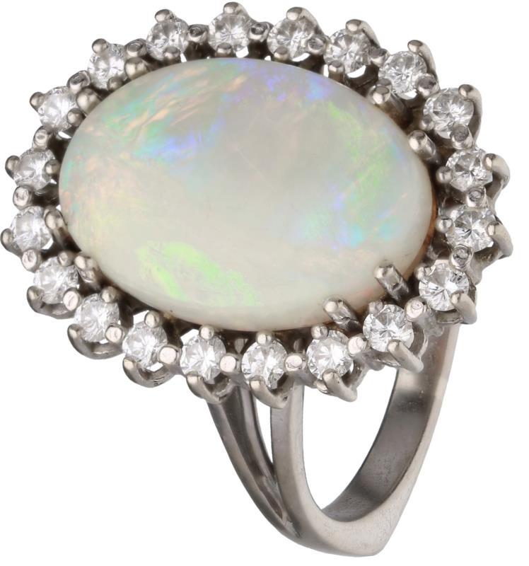 Rozet ring witgoud, ca. 0,4 ct. diamant en witte opaal - 14 kt.
