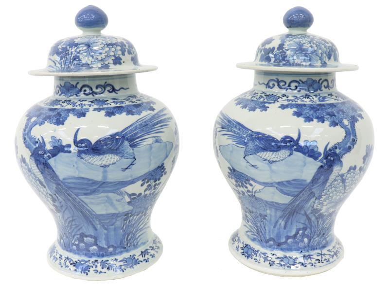 (2) Chinese dekselvazen.