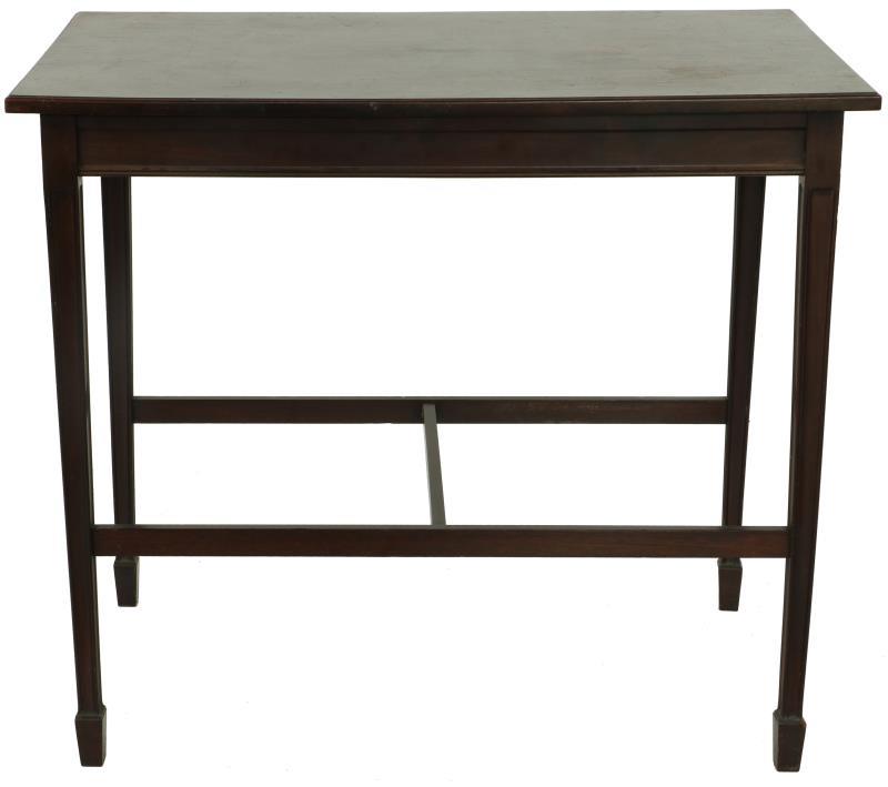  Bijzettafel.