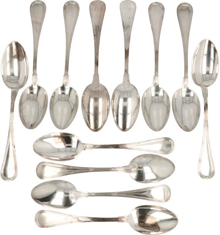 (12) Lepels zilver.