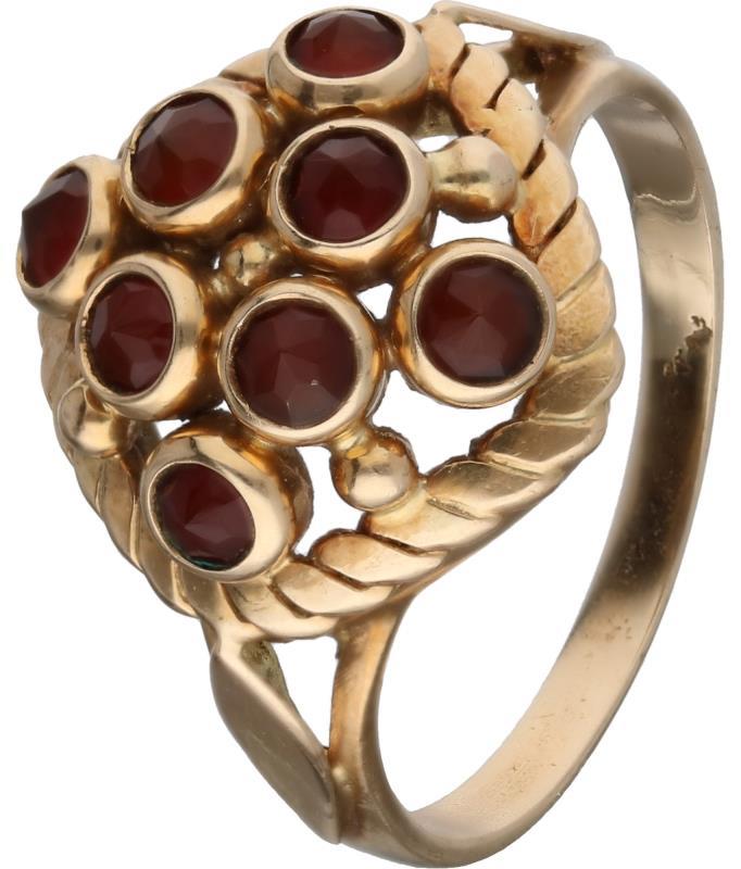 Entourage ring geelgoud, carneool - 14 kt.