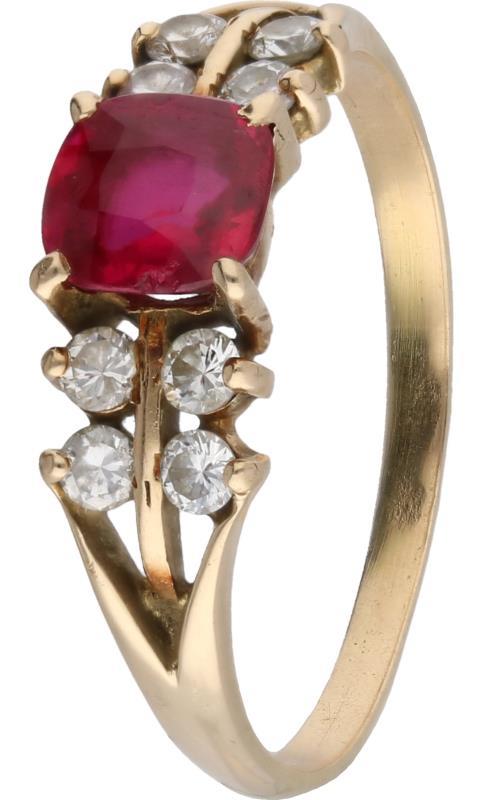 Shoulder ring geelgoud, ca. 0,32 ct. diamant en synthetische robijn - 14 kt.