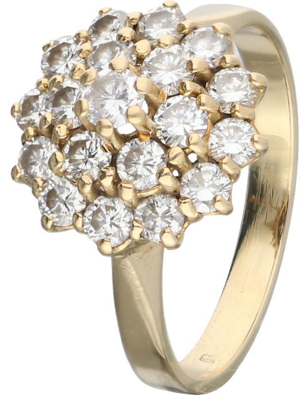 Entourage ring geelgoud, ca. 0,88 ct. diamant - 18 kt.
