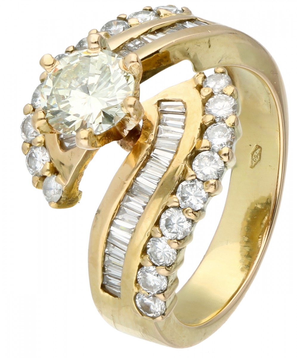 Geelgouden entourage ring bezet met ca. 1.90 ct. diamant - 14 kt.