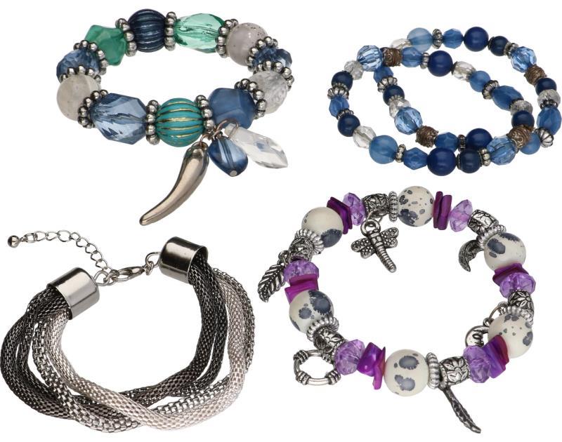 Lot armbanden.