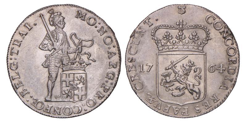 Cameé ring geelgoud, diverse edelstenen, waaronder hemathiet, bloedkoraal en smaragd - 14 kt.