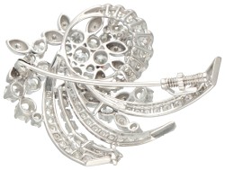 18K Witgouden retro broche bezet met ca. 4.10 ct. diamant.