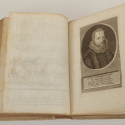 Een acht-delige serie boeken, Joost van den Vondel, daarbij een eiken boekenschuif, Holland, 17e eeuw.