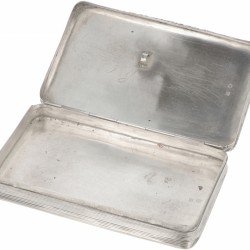 Tabaksdoos zilver.