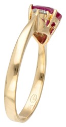 18K Geelgouden ring bezet met ca. 0.20 ct. diamant en synthetische robijn.