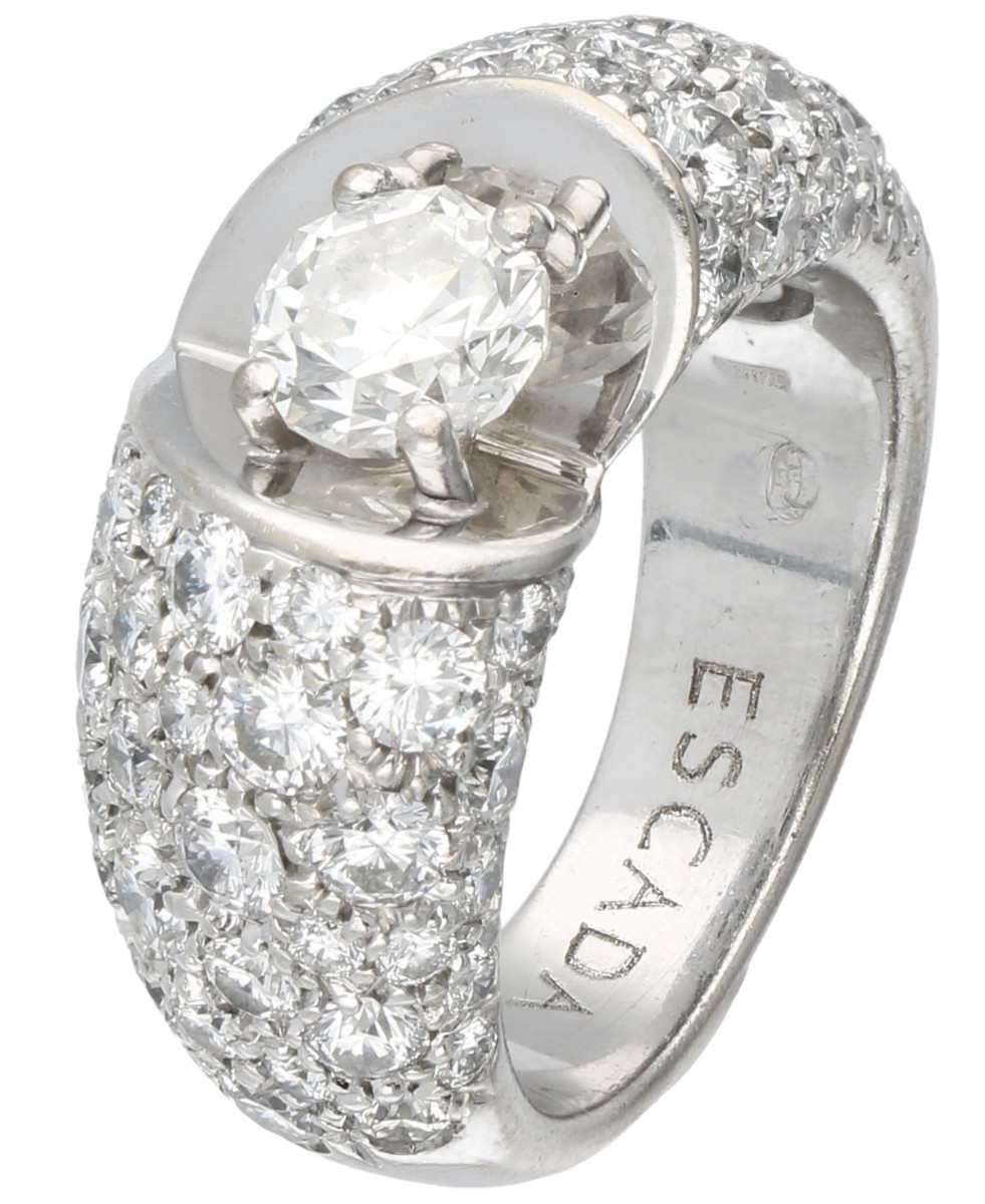 18 kt. Witgouden Escada 'Diamond Heart' entourage ring bezet met ca. 3.31 ct. diamant.