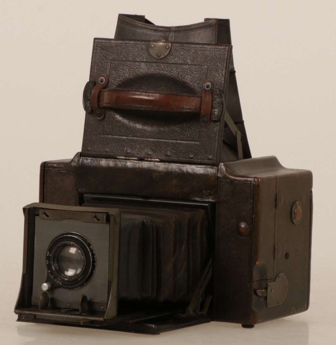 Een oude Folmer Schwing Division Eastman Kodak camera, 1e helft 20e eeuw.