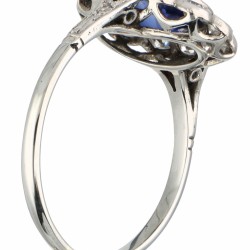 Witgouden rozet ring, met ca. 0.50 ct. diamant en synthetische saffier - BWG 556/1000.