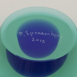 Een glazen disc schaal, Leerdam, 2010.