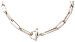 Sterling zilveren collier met hanger bezet met speksteen voorzien van een gesneden voorstelling van een draak.