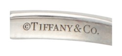 No reserve - Tiffany & Co. platina demi-alliance ring bezet met robijn en diamant.