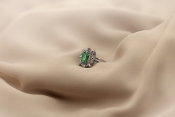 14 kt. Witgouden ring bezet met ca. 4.87 ct. natuurlijke bicolor toermalijn en ca. 0.80 ct. diamant.