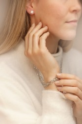 Art deco platina multifunctioneel sautoir / armbanden set bezet met ca. 13.80 ct. diamant en een onyx pampel hanger.