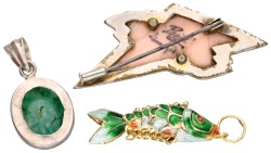 Lot bijou met vishanger, hanger met kwarts en Poujol Limoges broche.