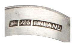 Lot van vijf zilveren Scandinavische design ringen en broche.