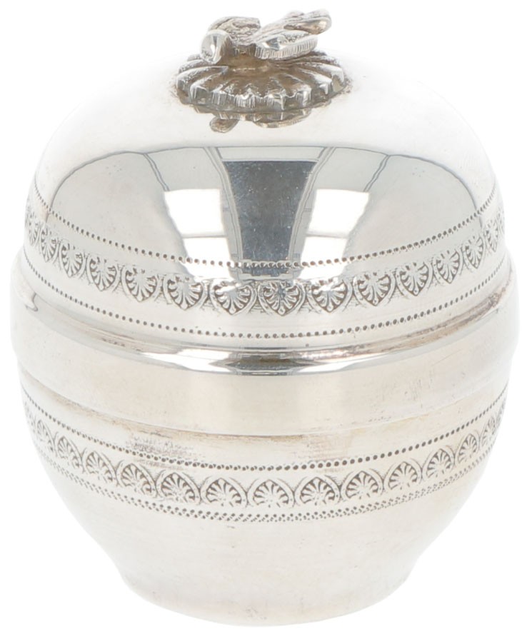 Sierdoosje zilver.