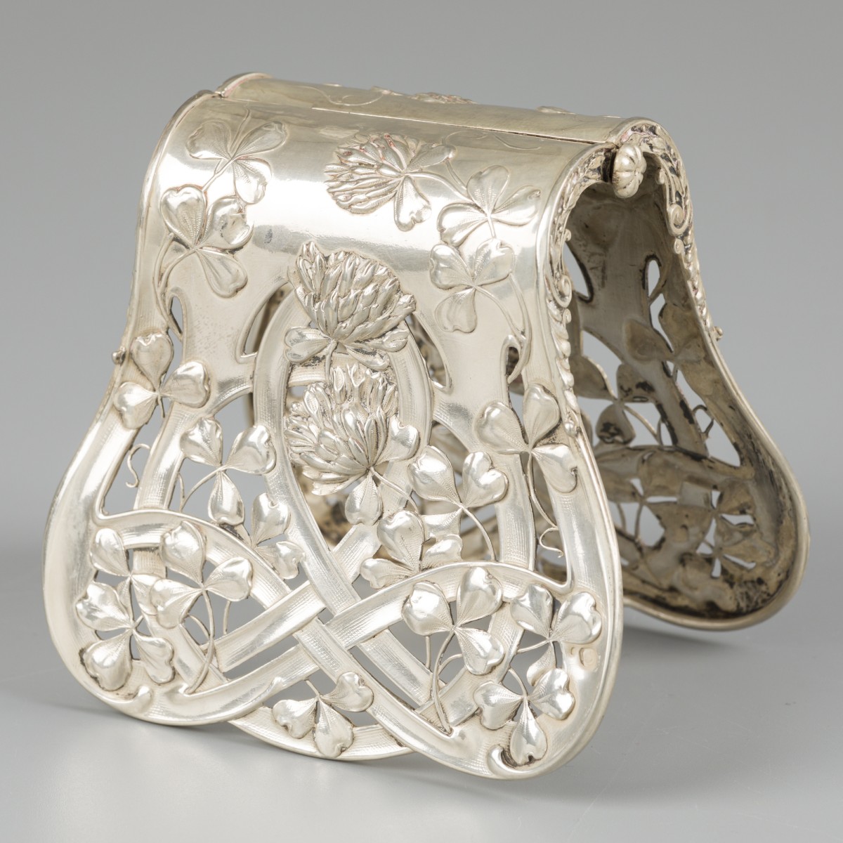 Broodklem, Alphonse Debain, Parijs ca. 1885-90, zilver.