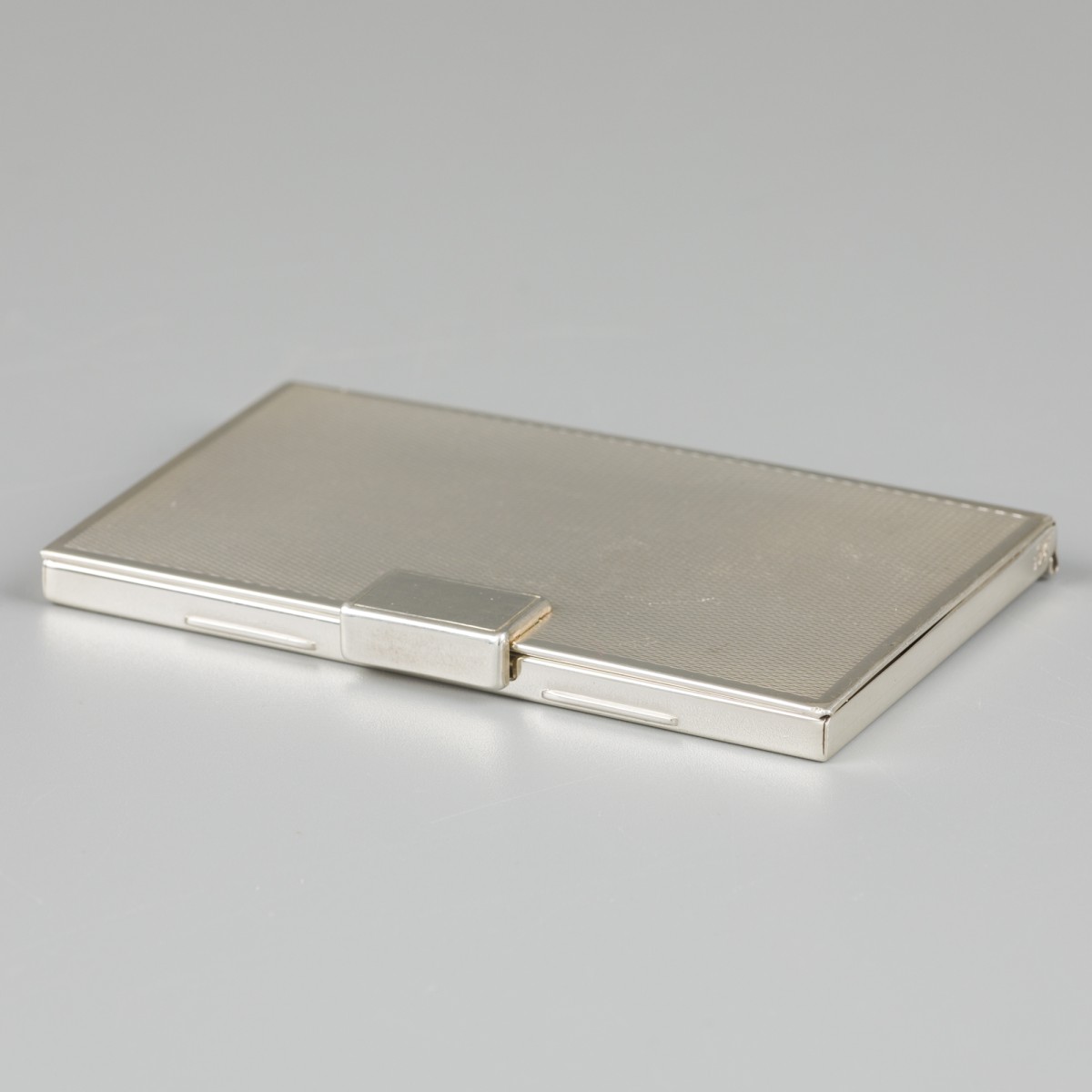 Visitekaarthouder zilver.