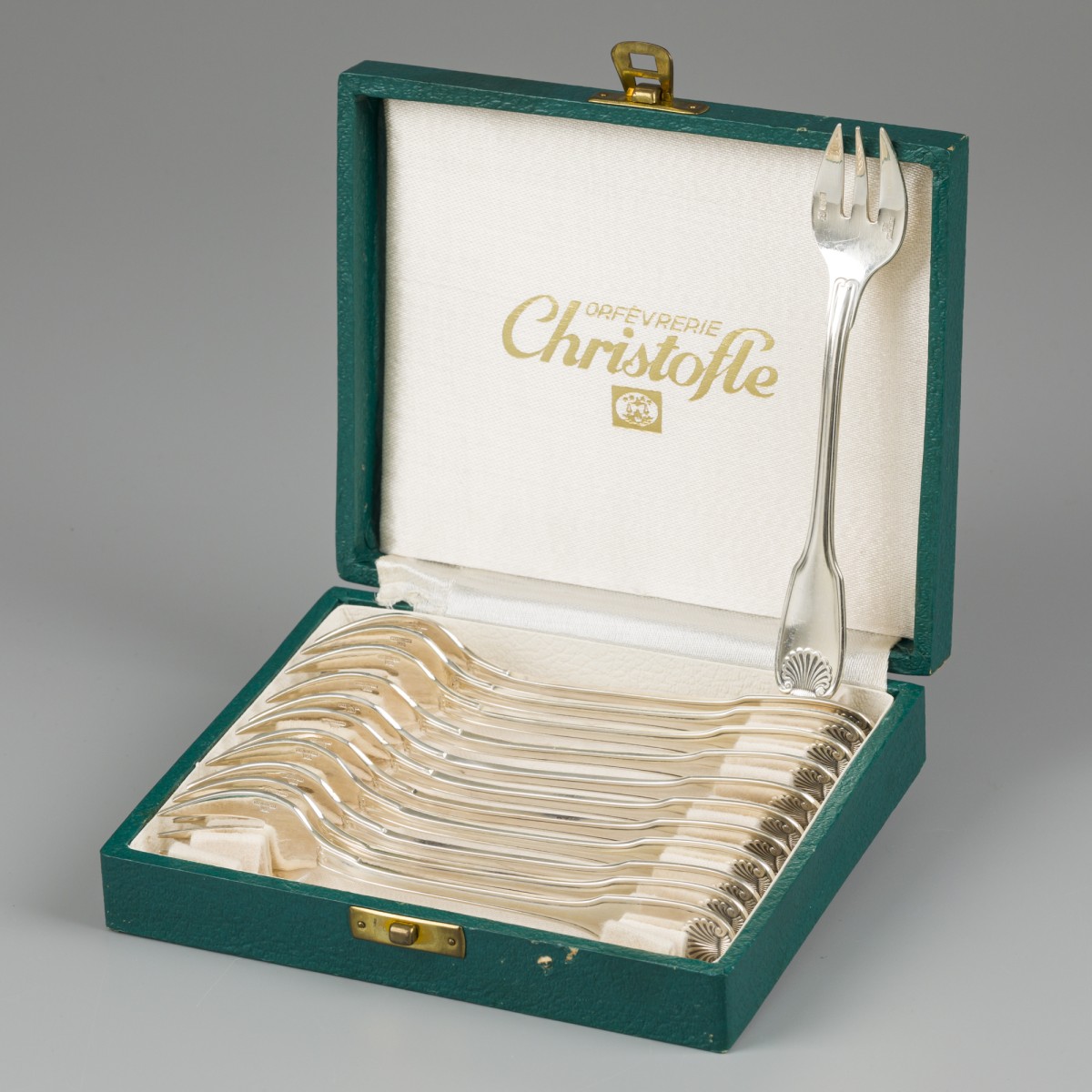 Christofle 12-delige set oestervorken, model Vendome, verzilverd.