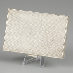Sigarettenetui zilver.