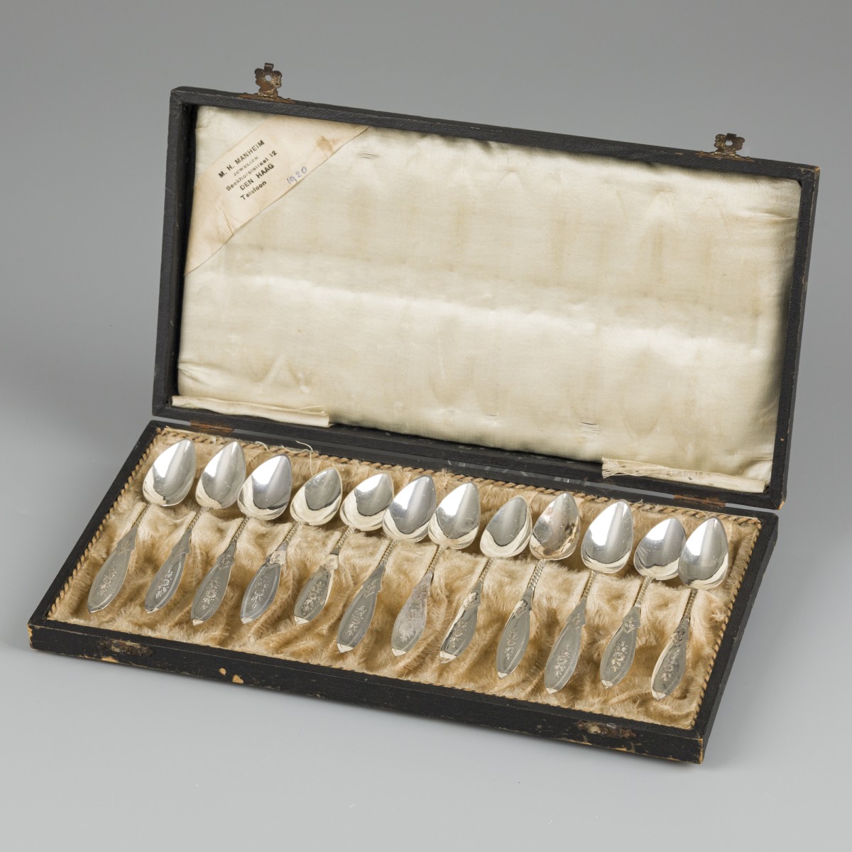 12-delige set koffielepels zilver.