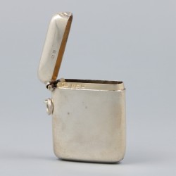 Vesta case / zwavelstokdoosje zilver.