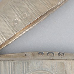 2-delig lot Vesta cases / zwavelstokdoosjes zilver.