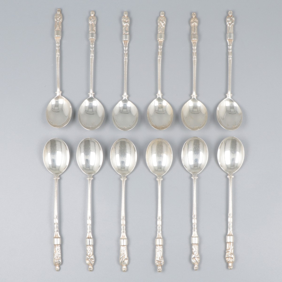 12-delige set apostel-theelepels, zilver.