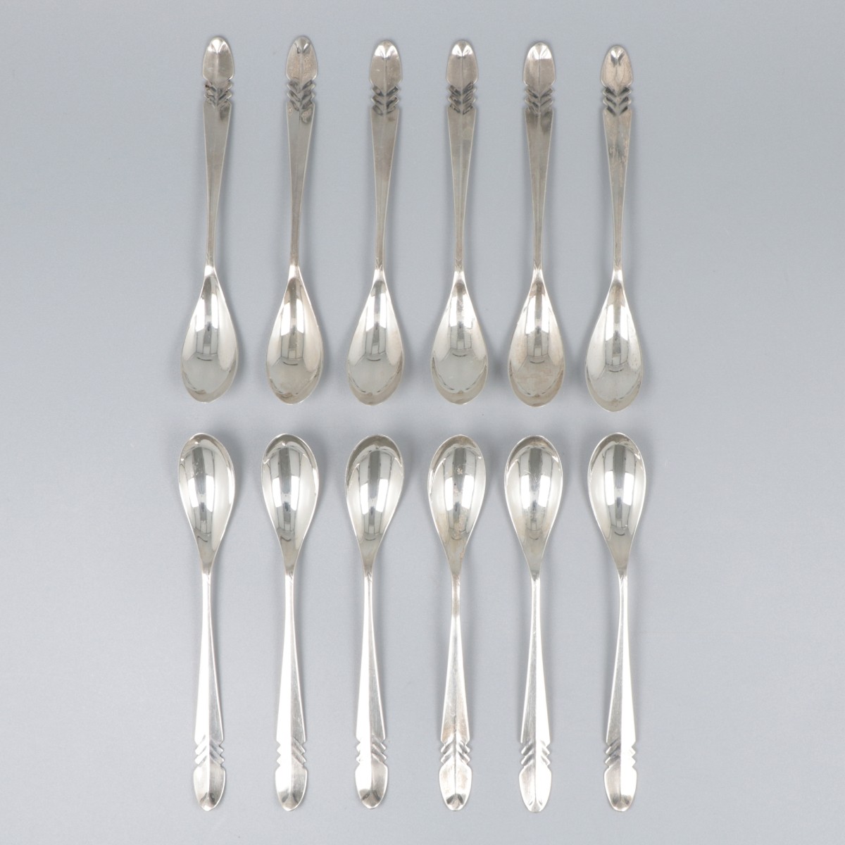 12-delige set theelepels zilver.