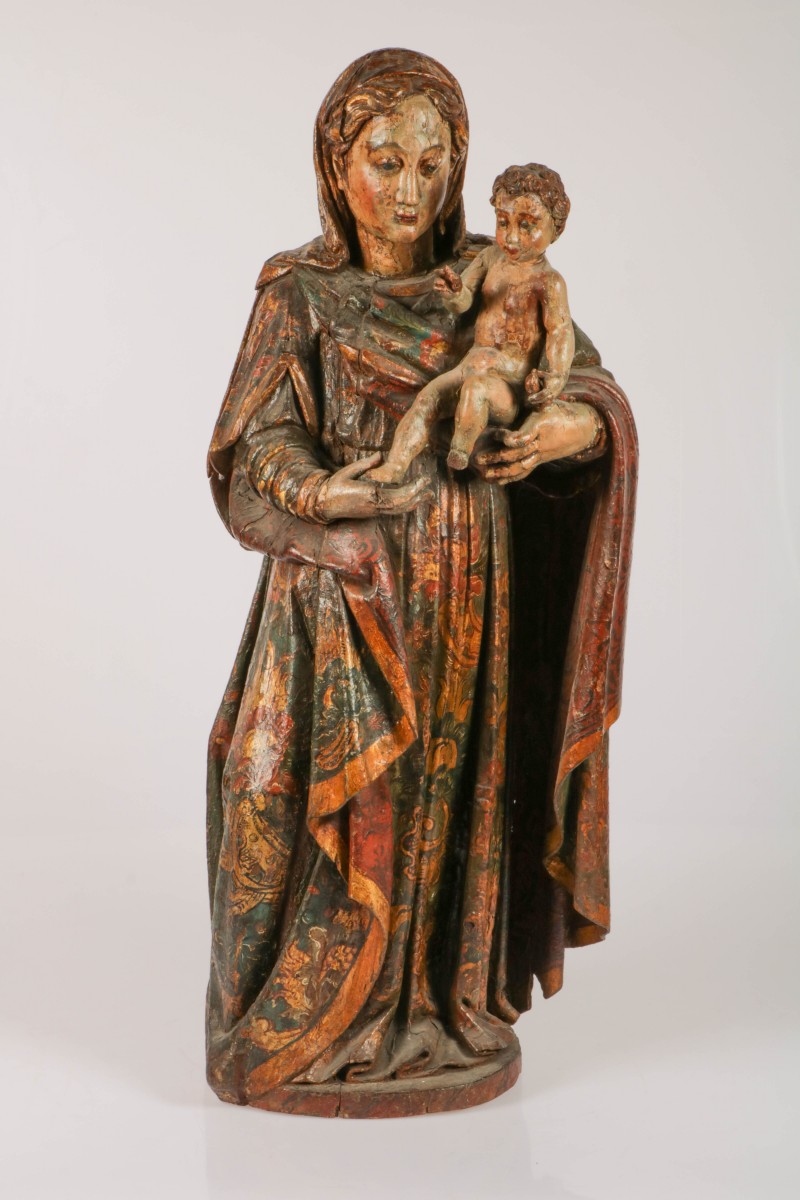 Een polychroom beschilderde madonna met kind, Frankrijk 16e eeuw.