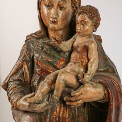 Een polychroom beschilderde madonna met kind, Frankrijk 16e eeuw.