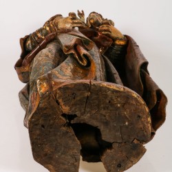 Een polychroom beschilderde madonna met kind, Frankrijk 16e eeuw.