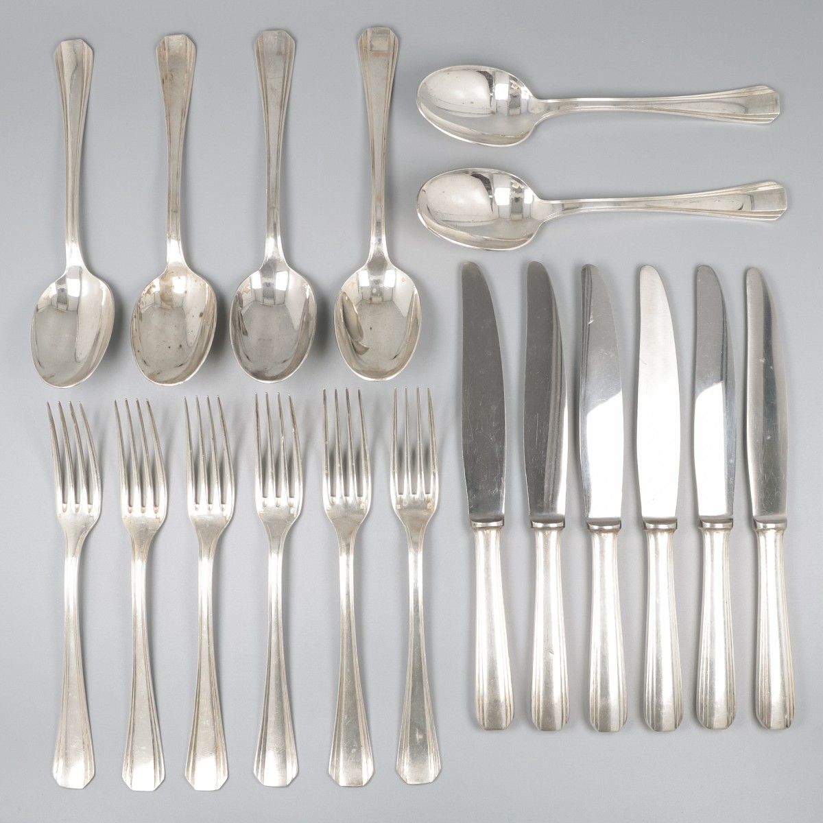 Christofle 18-delige set dinerbestek, model Boreal, verzilverd.