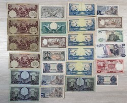 Lot 25 banknotes. - Fine – Extremely fine.