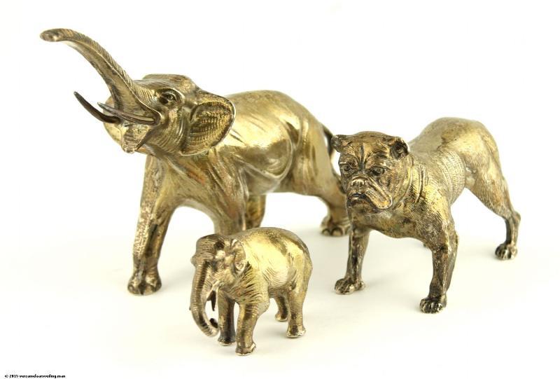 Zilveren Olifant, beer en klein olifantje