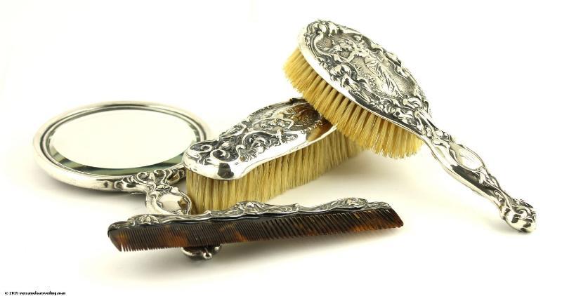 Zilveren Borstels, kam en spiegel