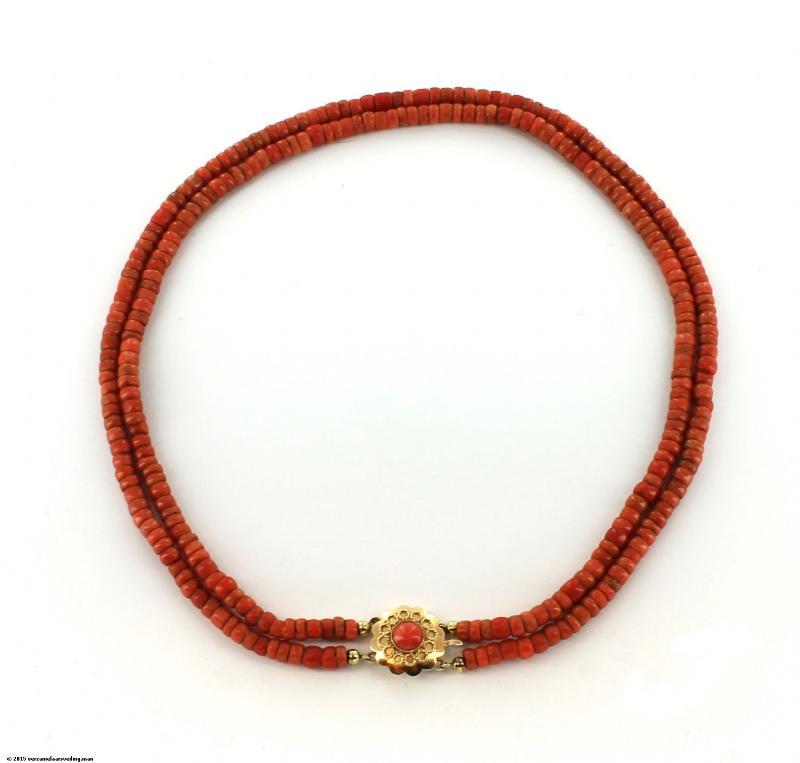 2 rijig bloedkoralen collier, 14 karaat